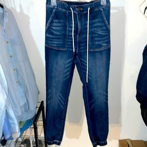 Medium No Boundaries womens jeggings